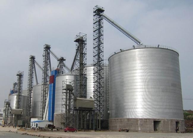 鄱阳大型钢板库构造参数及水泥储存质量